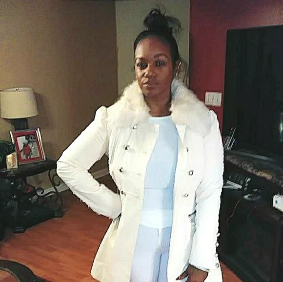 Meet your Posher, Shimika - Picture 4 of 8